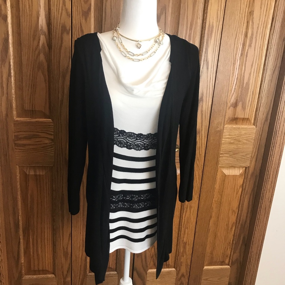 db 1962 brand.  Black & White Lace Front Sweater.